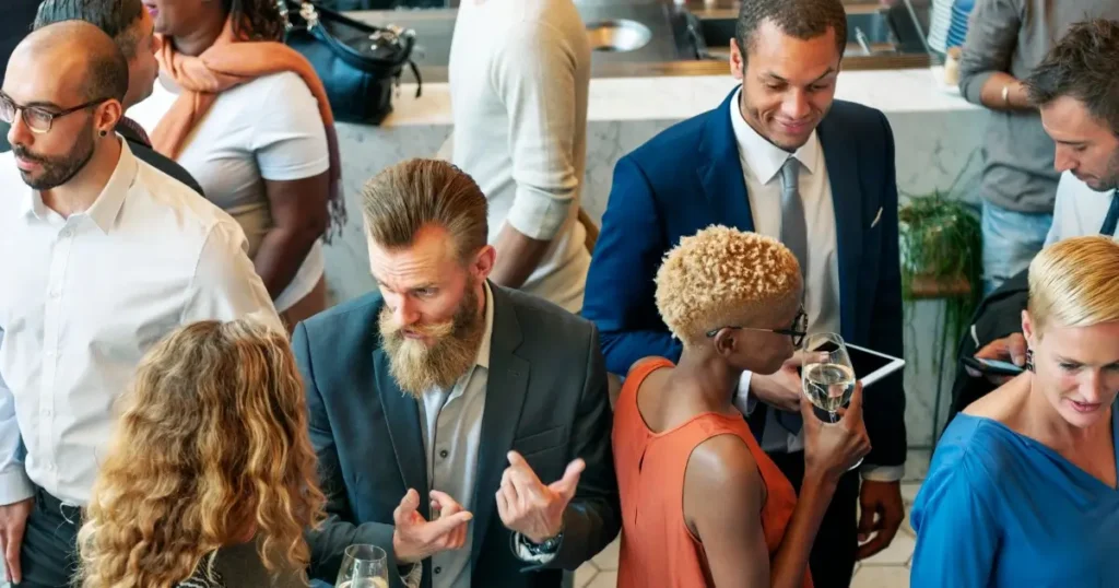 Step Up Your Networking Game: 6 Steps for Effective Networking